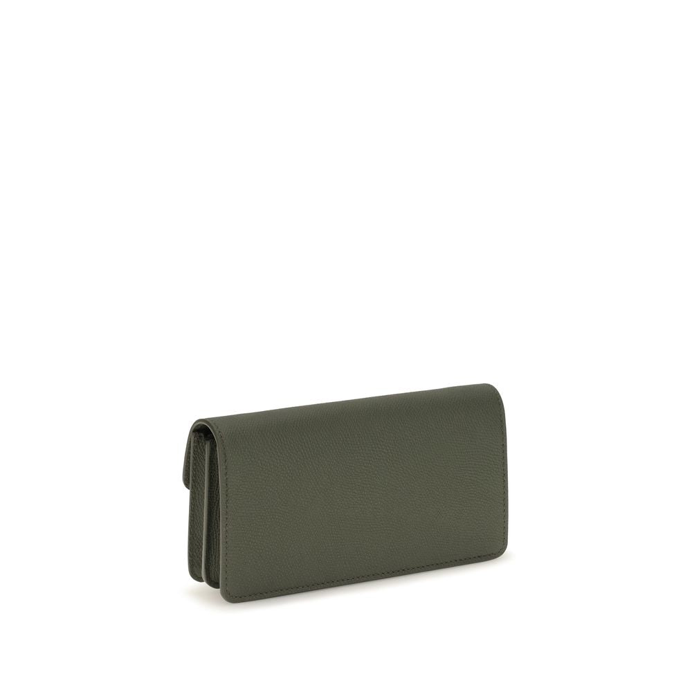 Cardholder Wallet by Valentino Garavani for women in bos taurus calfskin nappa leather bicolour & signature showcases a discerning silhouette, artfully capturing the essence of V Logo Bos Taurus Calfskin Nappa Leather Cardholder Wallet with its functional card-organization chain.