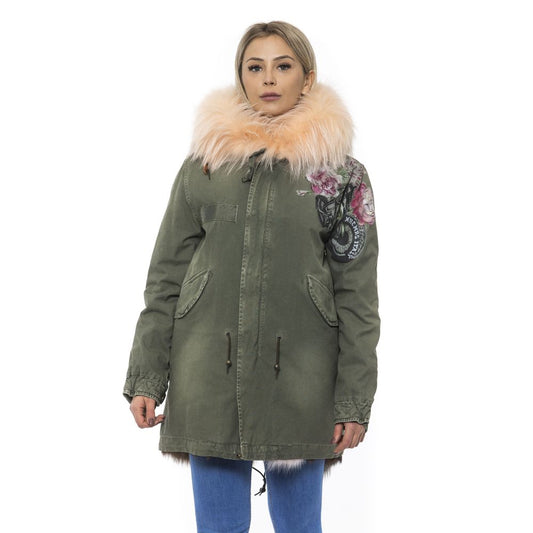 This Hooded Parka by Mr&Mrs Italy for women in polyamide lamb leather & rabbit fur bicolour, green, red & floral presents a enveloping silhouette, meticulously detailed with pockets & hooded and a enveloping hooded neckline.