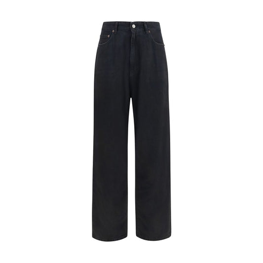 Jeans by MM6 for men in denim cotton black presents a tailored silhouette, showcasing a tailored straight-leg, relaxed-fit & regular-fit and long cut with a refined for a truly tailored aesthetic.