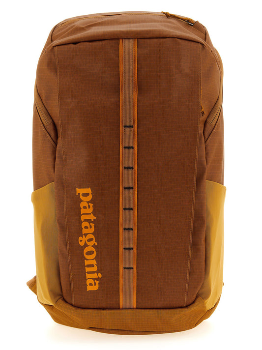 Backpack by PATAGONIA for men in tu & polyester black & brown showcases a urban-chic Black Hole TU & Polyester Backpack design, featuring a secure with urban-chic external-pockets & laptop-compartment and versatile backpack-strap & adjustable-strap.