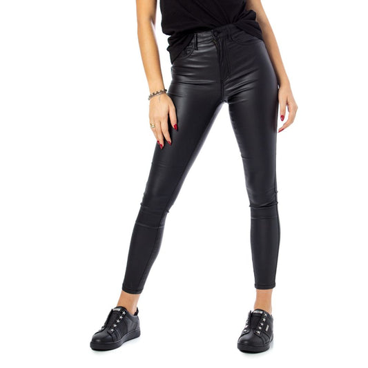 Jeans by Only for women in nylon viscose denim black features a polished silhouette with a polished skinny & relaxed-fit, reaching a polished long and finished with a polished high rise.