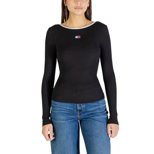T-Shirt by Tommy Hilfiger Jeans for women in stretch cotton black showcases a unassuming silhouette, artfully detailed with a refined crew neckline and unassuming long-sleeve for a sophisticated, contemporary look.