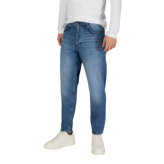 Jeans by Antony Morato for men in denim cotton blue features a refined silhouette with a refined relaxed-fit, regular-fit & wide, defined by a and a refined long for a refined finish.