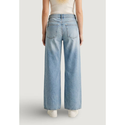 Jeans by Only for women in denim cotton light-blue features a refined silhouette with a refined relaxed-fit, regular-fit, wide & mom, defined by a high rise and a refined long for a refined finish.