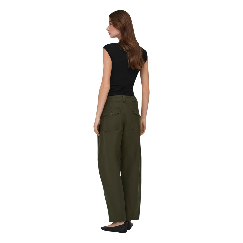 Activewear T-Shirt by Only for women in stretch cotton black features an athletic silhouette with sleeves and a round neckline neckline, enhanced by high-performance .