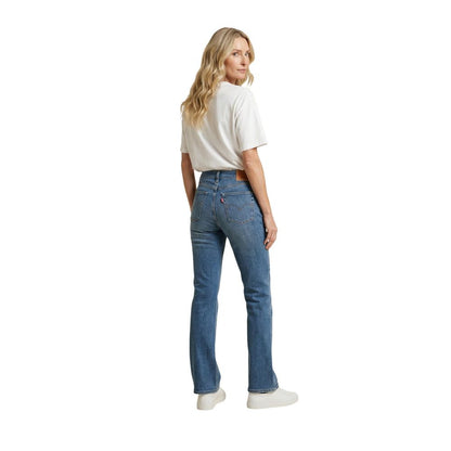 Jeans by Levi's for women in stretch denim cotton blue features an sartorial bootcut and long with a high rise cut for a sartorial finish.