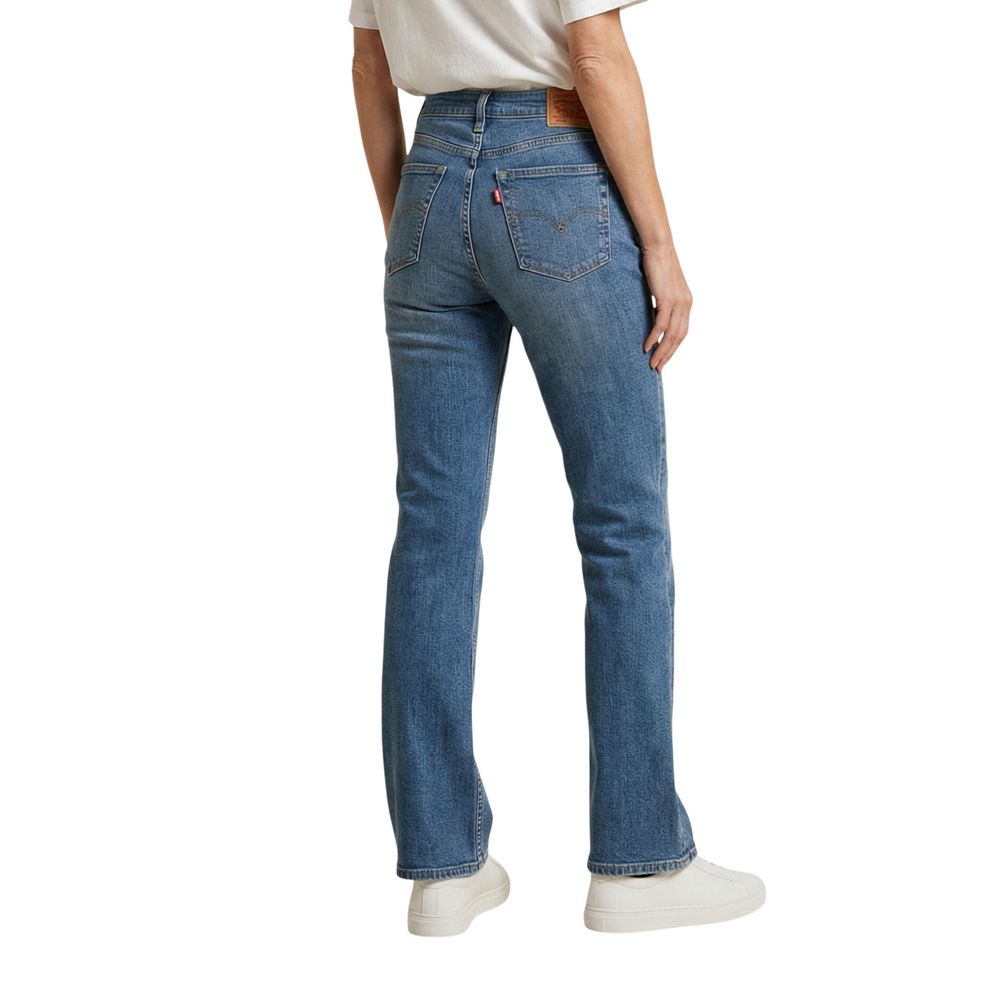 Jeans by Levi's for women in stretch denim cotton blue features an refined tailoring silhouette, showcasing a premium bootcut with a high rise and long cut for a refined tailoring look.