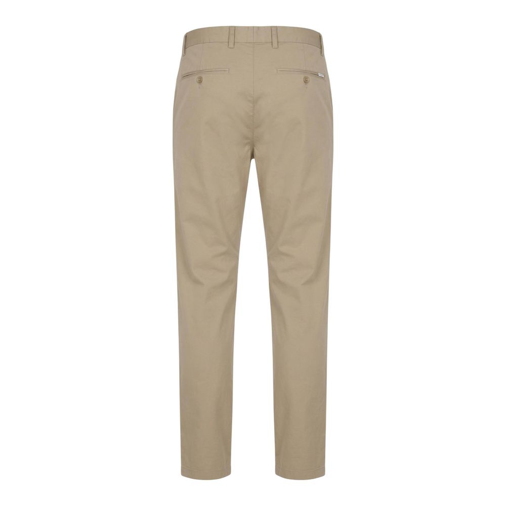 Chinos Pants by Gant for men in stretch cotton beige features an contemporary silhouette, showcasing a sophisticated skinny, regular-fit & slim and long with a refined for a truly contemporary aesthetic.