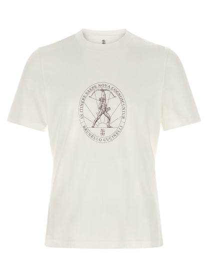 T-Shirt by Brunello Cucinelli for men in cotton white & print showcases a fashionable silhouette, elegantly detailed with a fashionable short-sleeve and round neckline for a sophisticated, high-fashion look.