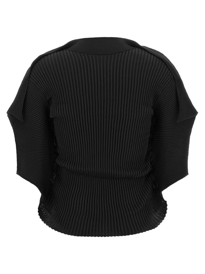 Blouse by Issey Miyake for women in polyester black presents a discerning silhouette, showcasing a sophisticated high-neck neckline and for a truly discerning finish.