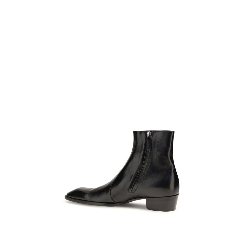 Cuban Ankle Boots by Saint Laurent for men in bos taurus calfskin leather black features an effortless chic silhouette from the Blake Men's Bos Taurus Calfskin Leather Cuban Ankle Boots collection, showcasing a effortless chic cuban-heel and refined for an effortless chic look.