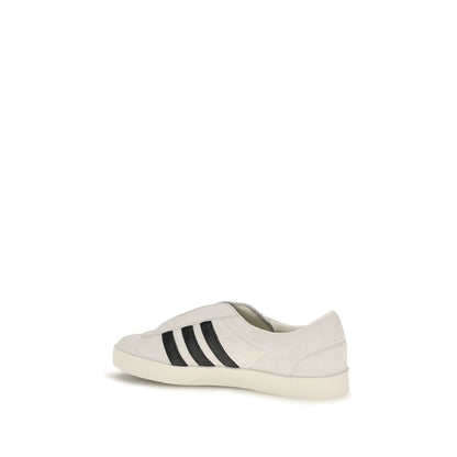 Sneakers by Y-3 for men in bos taurus calf leather & rubber white features an versatile design from the Men's Fashion Bos Taurus Calf Leather & Rubber Sneakers collection, highlighting a versatile fashion style for a premium, high-fashion look.
