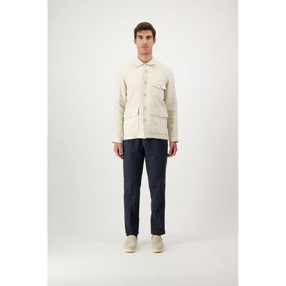 Overcoat by Autore for men in linen polyester & viscose beige features an voluminous silhouette, showcasing distinct pockets and a voluminous for a truly voluminous aesthetic.