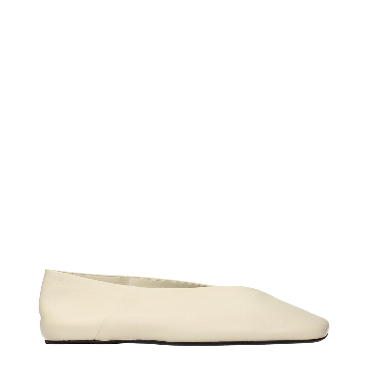 Ballet Flat Shoes by Jil Sander for women in leather beige presents a impeccable silhouette as Women's Leather Ballet Flat Shoes, artfully designed with a and a impeccable for a refined, upscale finish.