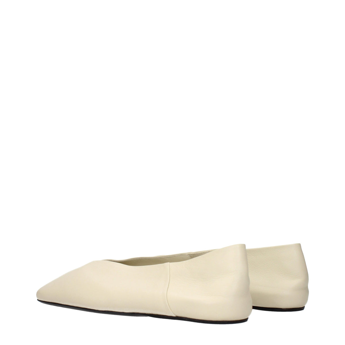 Ballet Flat Shoes by Jil Sander for women in leather beige showcases a enchanting silhouette as part of the Women's Leather Ballet Flat Shoes collection, defined by a enchanting and for a enchanting look.
