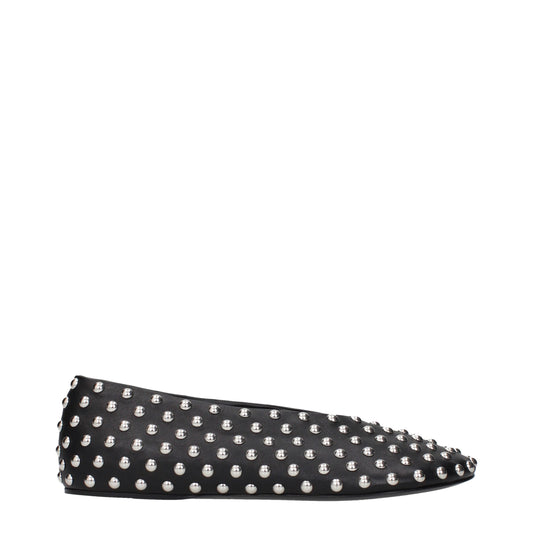 Ballet Flat Shoes by Jil Sander for women in leather black features an captivating silhouette, showcasing the captivating style of the Women's Leather Ballet Flat Shoes with its distinct and refined .