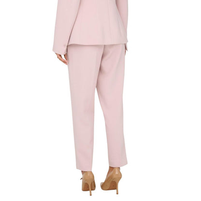 This Blazer by Only for women in stretch polyester & viscose pink presents a tailored silhouette, meticulously tailored with a tailored and distinctive for a tailored finish.