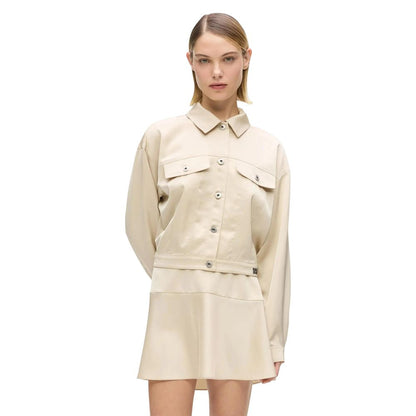Overcoat by Karl Lagerfeld for women in polyester satin beige features an voluminous silhouette, showcasing distinct lightweight & pockets and a voluminous for a truly voluminous aesthetic.
