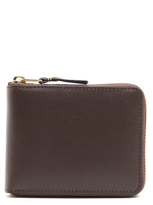 Wallet by Comme Des Garçons for men in cowhide leather brown showcases a distinguished silhouette, artfully capturing the essence of the distinguished Cowhide Leather Wallet design with functional .