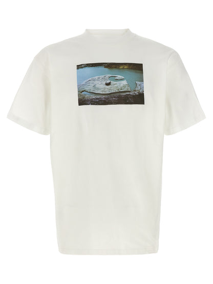 T-Shirt by Carhartt Wip for men in organic cotton white & print features an on trend silhouette, perfectly showcasing a on trend short-sleeve and crew neckline for an elevated aesthetic.