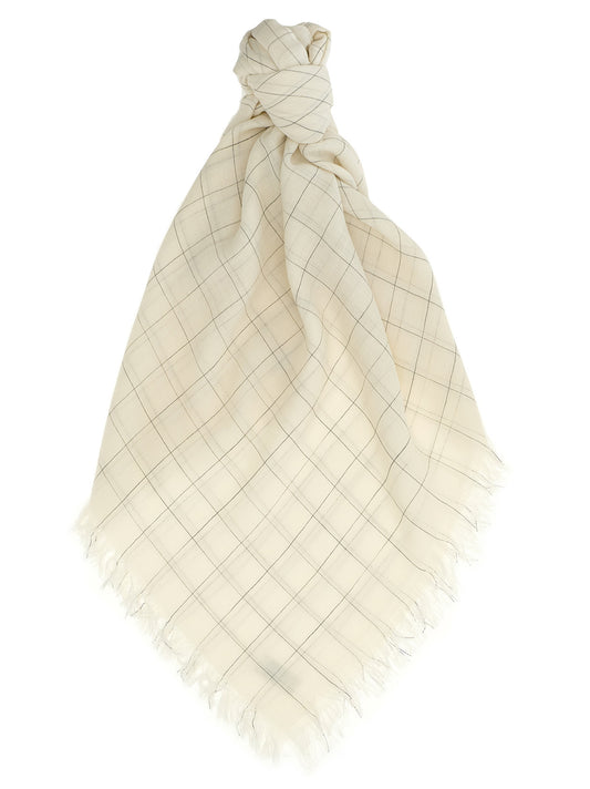 Scarf by TOTEME for women in wool white & patterned presents a effortlessly chic silhouette, artfully capturing the essence of the effortlessly chic Wool Foulard Wrap Fringes Scarf design for a sophisticated look.