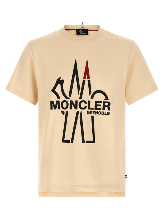 T-Shirt by Moncler Grenoble for men in cotton beige, red & print features a plush silhouette, showcasing a sophisticated crew neckline and short-sleeve for a truly plush finish.