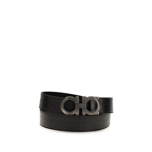 Belt by Ferragamo for men in bos taurus calf leather black & signature features a artisanal-chic design, artfully capturing the essence of the Gancini Bos Taurus Calf Leather Belt with a artisanal-chic finish.
