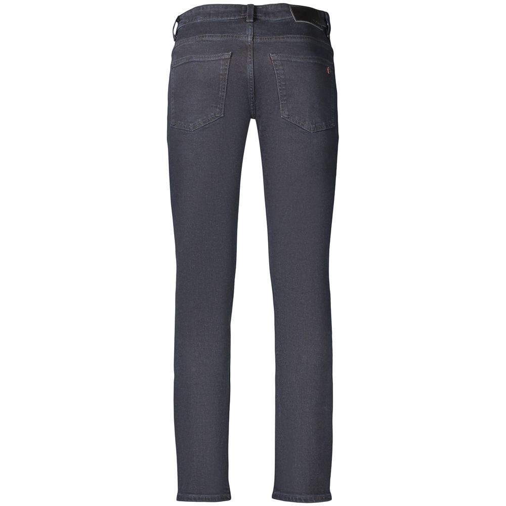 Jeans by Hugo Boss for men in stretch denim cotton blue & signature features an sophisticated and slim with a precise long, creating a sophisticated and sophisticated silhouette.