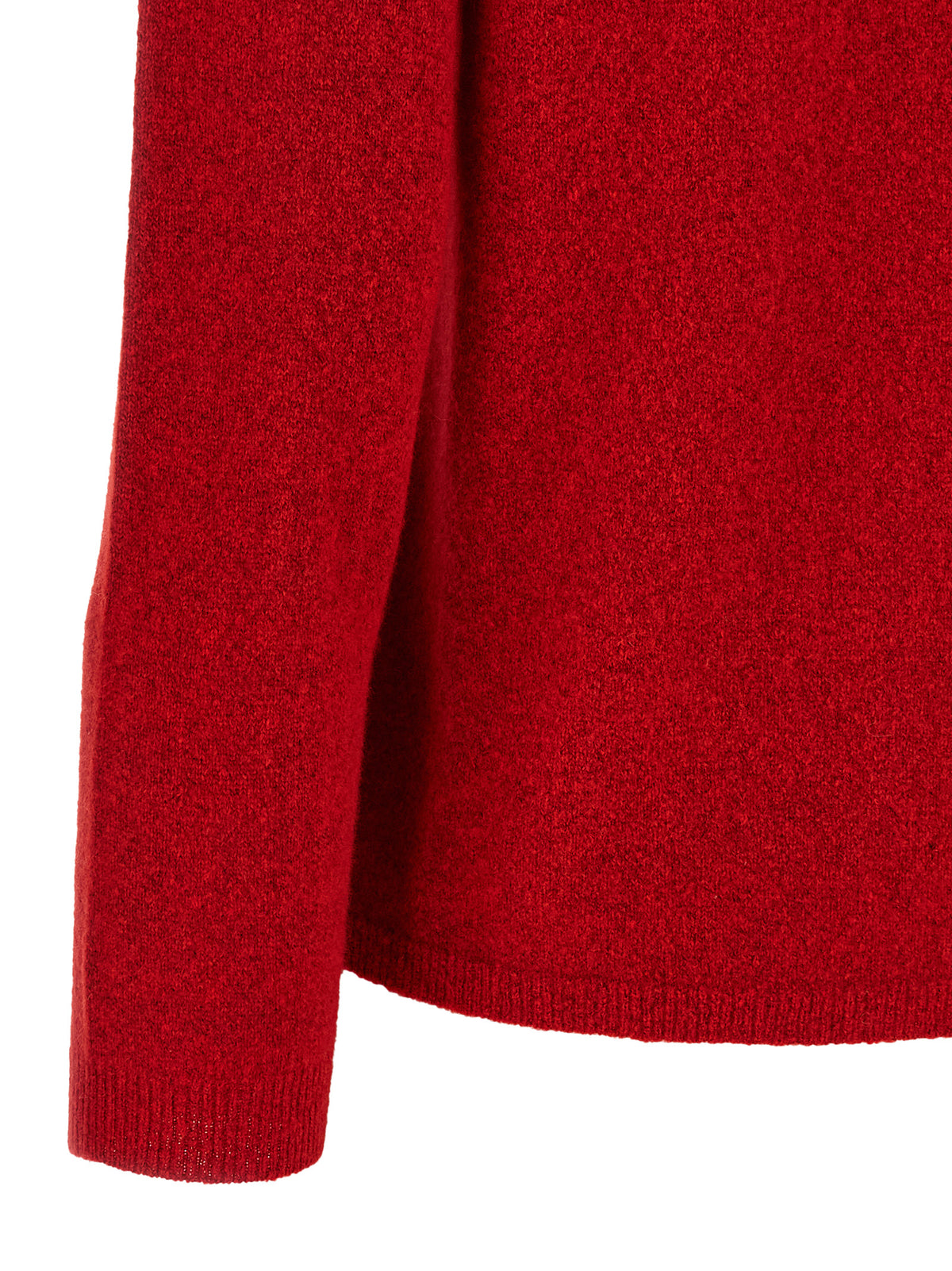 Cardigan by CO for women in cashmere cotton & silk red showcases a captivating silhouette, artfully detailed with a captivating and for a truly sophisticated captivating look.