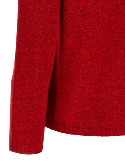 Cardigan by CO for women in cashmere cotton & silk red showcases a captivating silhouette, artfully detailed with a captivating and for a truly sophisticated captivating look.