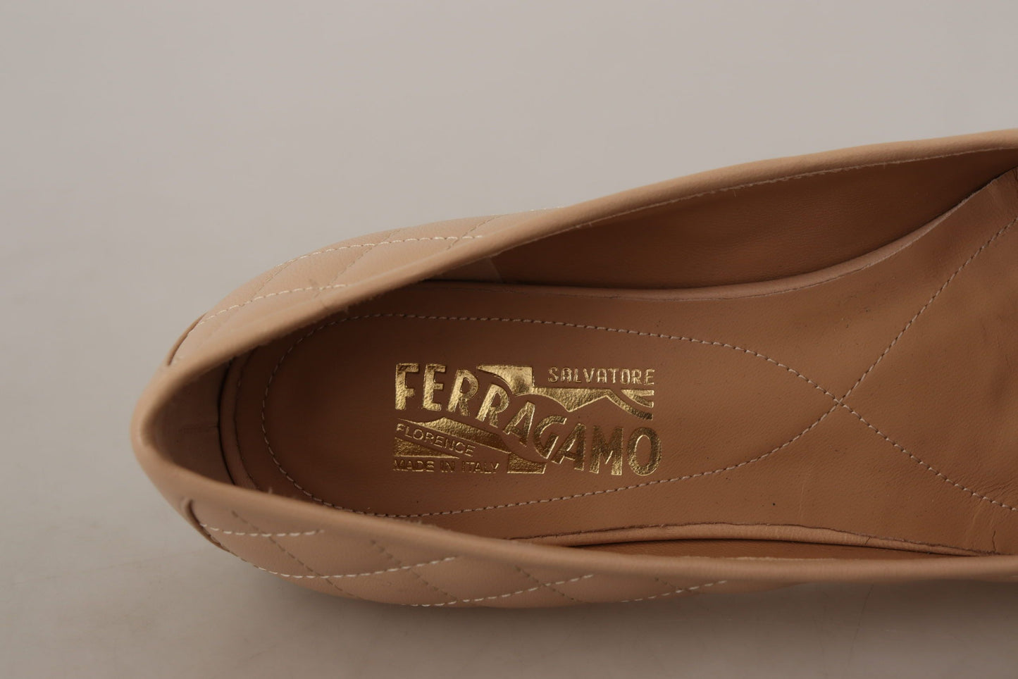 Ballet Flat Shoes by Salvatore Ferragamo for women in nappa & patent leather beige & black features an captivating silhouette, showcasing the captivating style of the Women's Nappa & Patent Leather Ballet Flat Shoes with its distinct and refined .