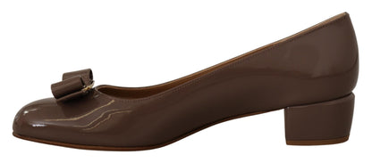 Low-Heel Pumps Heels by Salvatore Ferragamo for women in calf leather and brown showcases a effortlessly elegant silhouette as City Women's Calf Leather Low-Heel Pumps Heels, featuring a effortlessly elegant 3-cm-heel low-heel and a effortlessly elegant for an elegant look.
