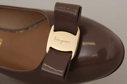 Low-Heel Pumps Heels by Salvatore Ferragamo for women in calf leather brown showcases a exquisite silhouette, perfectly accentuating City Women's Calf Leather Low-Heel Pumps Heels with a exquisite 3-cm-heel low-heel and exquisite .