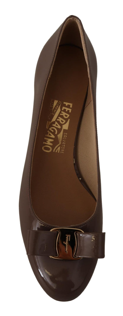Low-Heel Pumps Heels by Salvatore Ferragamo for women in calf leather brown features an effortlessly chic silhouette from the City Women's Calf Leather Low-Heel Pumps Heels collection, showcasing a 3-cm-heel low-heel and effortlessly chic for a effortlessly chic look.