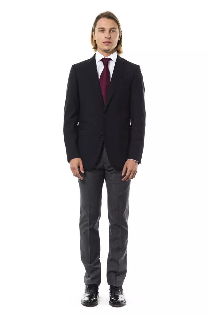 Blazer by Uominitaliani for men in wool black showcases a discerning silhouette, elegantly detailed with a sophisticated and premium for a truly discerning finish.