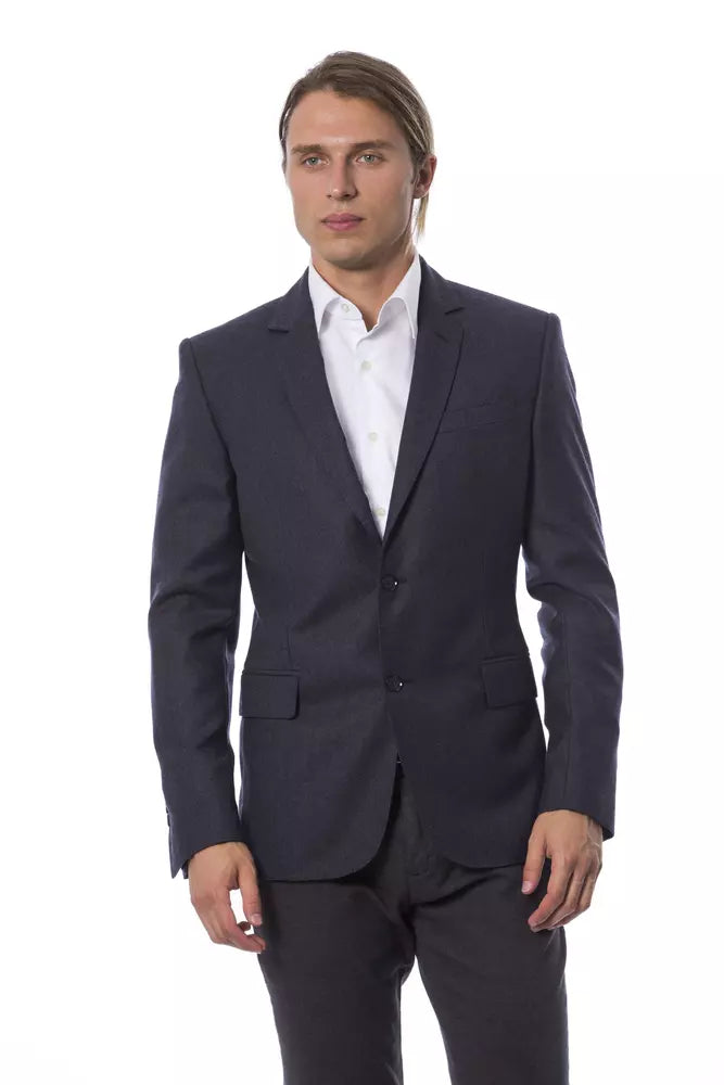 This Blazer by Verri for men in wool blue presents a tailored silhouette, meticulously tailored with a tailored and distinctive for a tailored finish.
