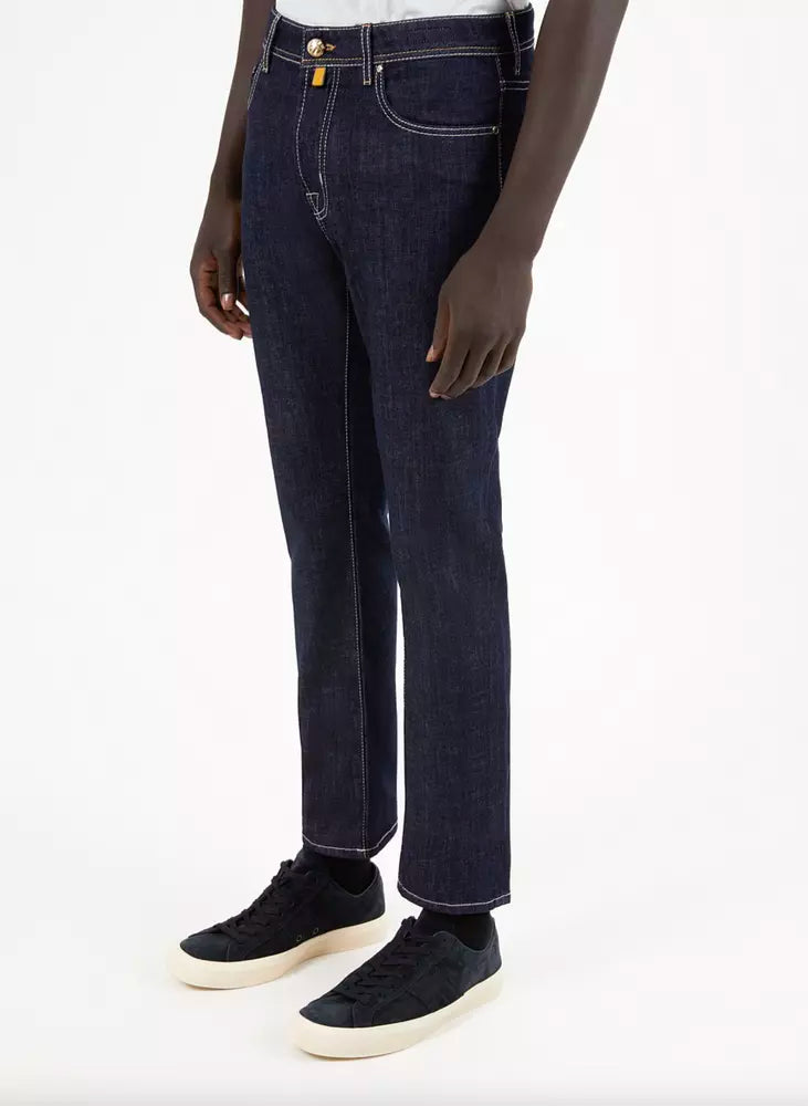 Jeans by Jacob Cohen for men in stretch denim cotton dark-blue features a refined silhouette with a refined straight-leg & regular-fit, defined by a and a refined long for a refined finish.