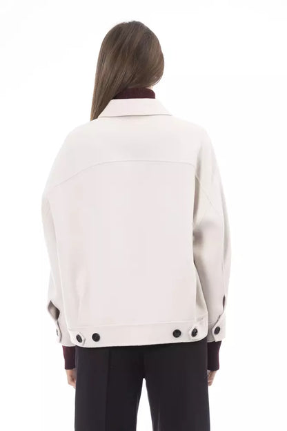 Blazer by Alpha Studio for women in wool white features an stylish silhouette, showcasing a sophisticated and stylish for a truly stylish finish.