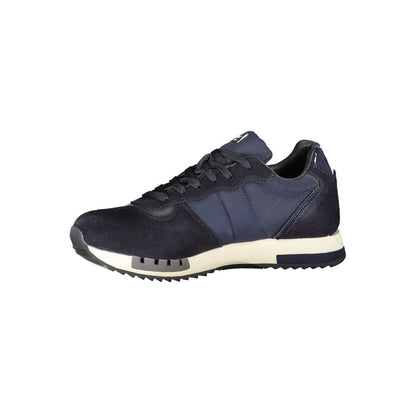 Sneakers by Blauer for men in polyester polyethylene leather blue features a sumptuous design, perfectly showcasing the sumptuous athletic style of this Men's Athletic Polyester Polyethylene Leather Sneakers.