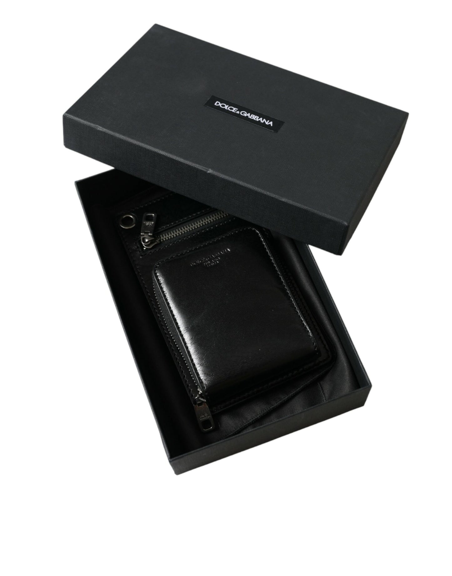 Wallet by Dolce & Gabbana for men in calf leather black presents a refined silhouette, artfully capturing the essence of the Calf Leather Wallet design with sophisticated for a refined look.