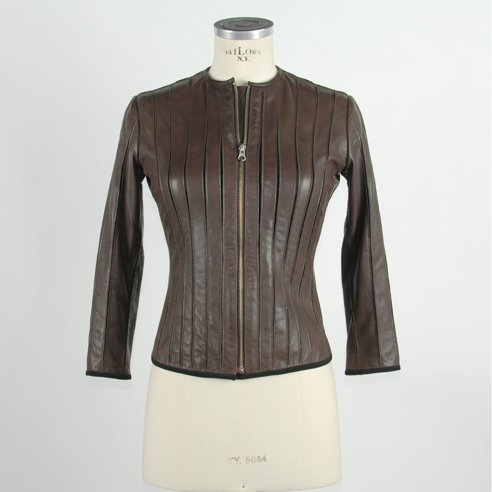 Jacket by Emilio Romanelli for women in leather brown features a smart silhouette, perfectly accentuated by its unique and functional for a smart finish.