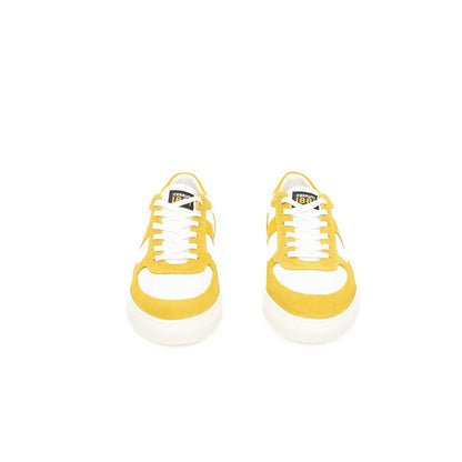 Sneakers by Cerruti 1881 for men in cowhide yellow features a sumptuous design, perfectly showcasing the sumptuous low-top style of this City Men's Low Top Cowhide Sneakers.