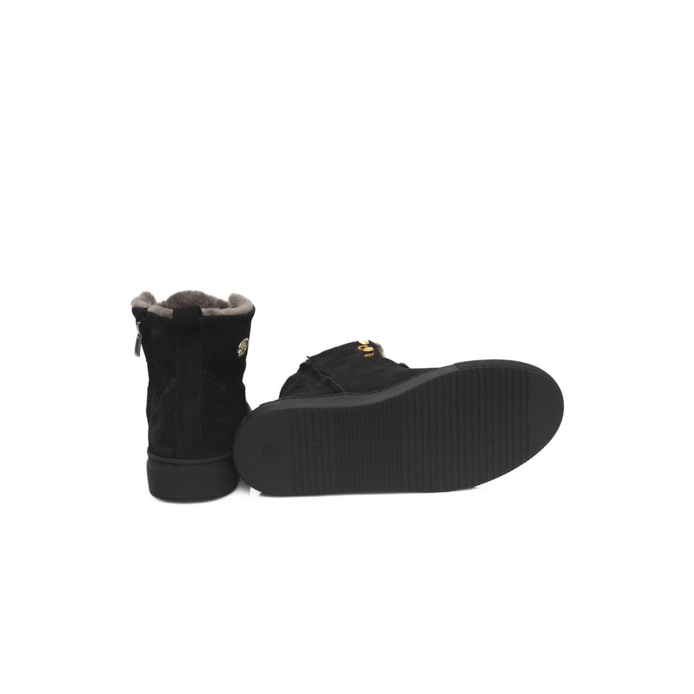 Sneakers by Cerruti 1881 for women in cowhide black features an sumptuous silhouette, showcasing the premium Women's High Top Cowhide Sneakers in a sumptuous high-top style that offers a sumptuous finish for refined style.