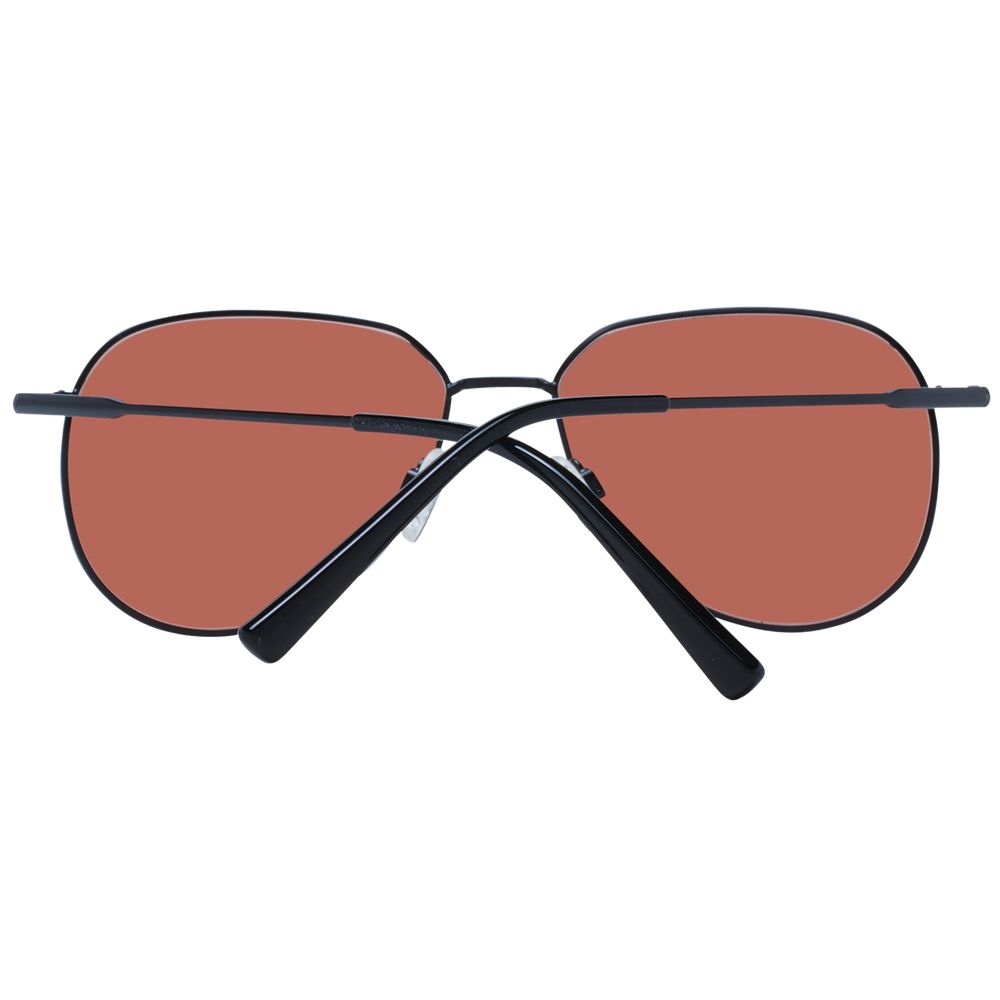 Sunglasses by Serengeti for men in metal black features an lustrous full-rim round frame design with black coloured frame detailing and photochromatic polarized lens for a lustrous aesthetic.