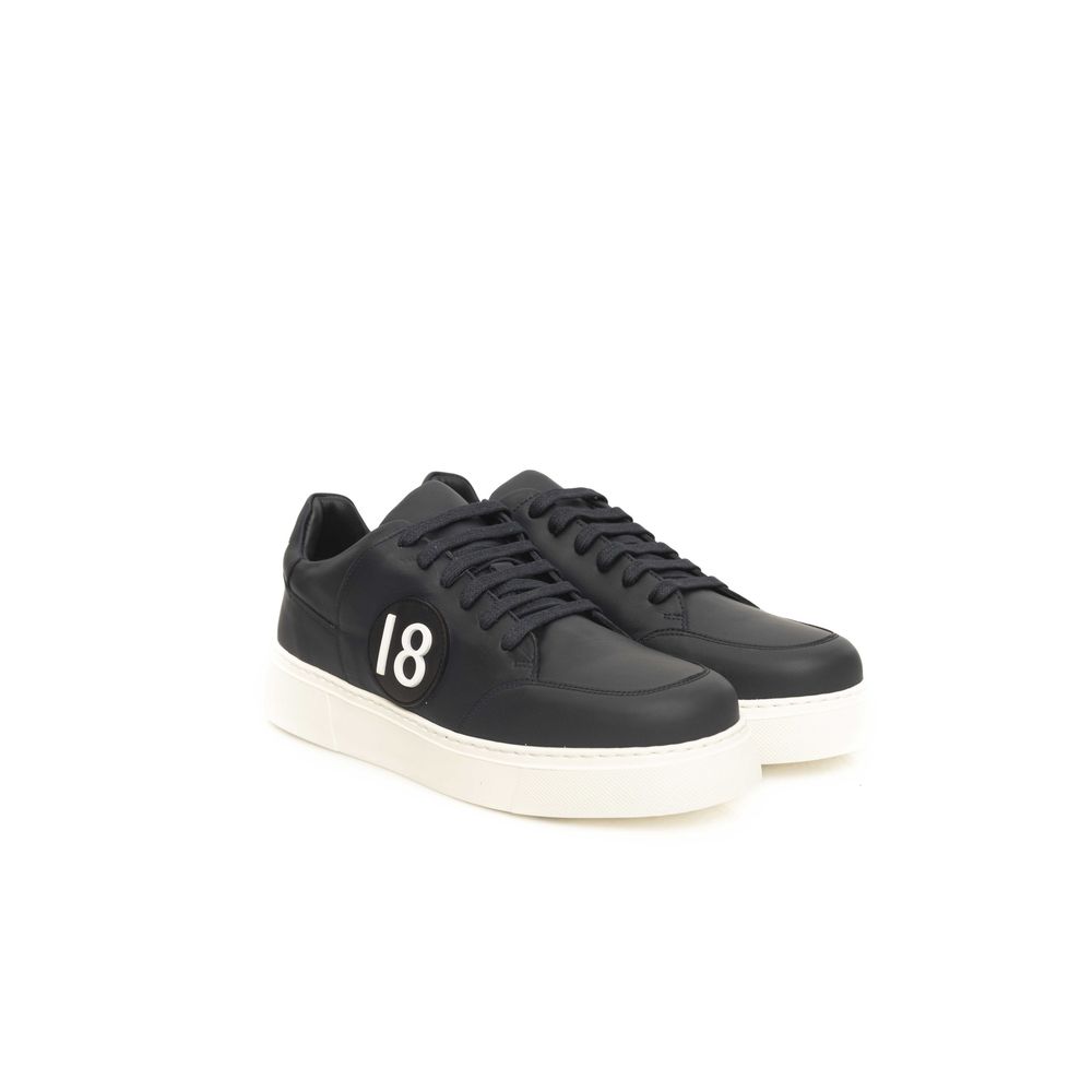 Sneakers by Cerruti 1881 for men in cowhide blue features an sumptuous silhouette, showcasing the premium Men's Low Top Cowhide Sneakers in a sumptuous low-top style that offers a sumptuous finish for refined style.
