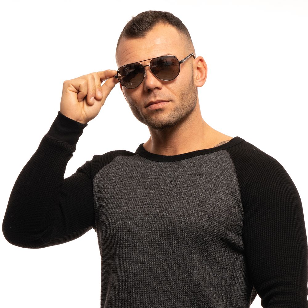 Sunglasses by Guess for men in gray features an lustrous aviator full-rim frame design with gunmetal coloured frame detailing and mirrored category-3-dark-tint lens for a lustrous aesthetic.