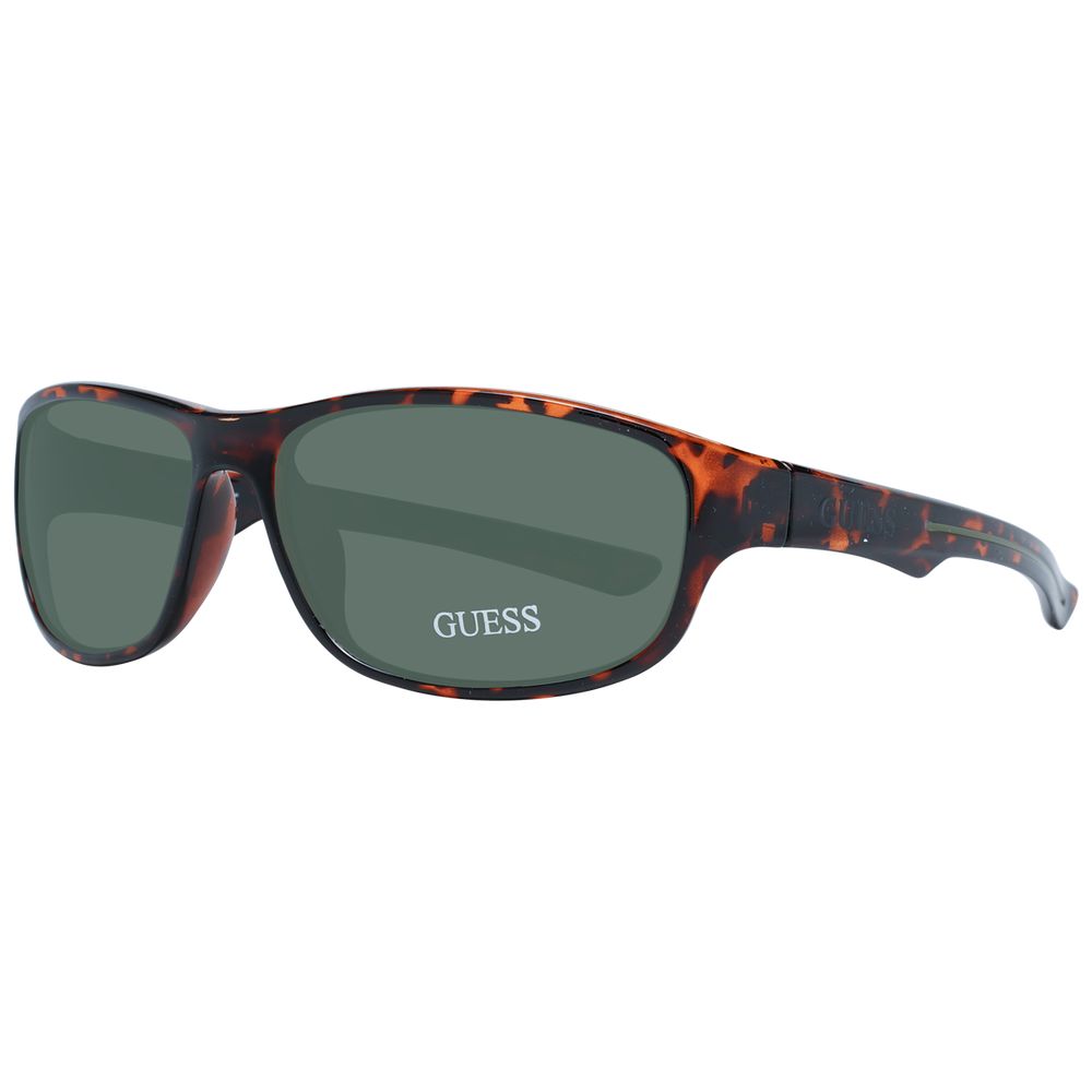 Sunglasses by Guess for unisex in brown features an lustrous rectangle full-rim frame design with brown coloured frame detailing and non-polarized category-3-dark-tint lens for a lustrous aesthetic.