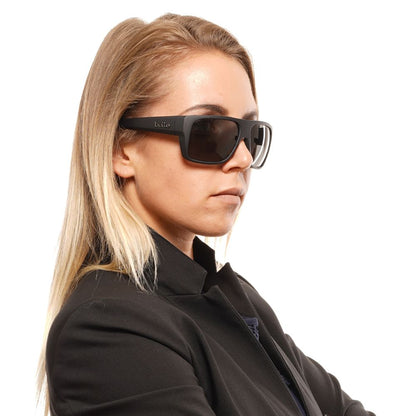 Sunglasses by Bolle for unisex in black features an lustrous rectangle full-rim frame design with black coloured frame detailing and polarized category-3-dark-tint lens for a lustrous aesthetic.