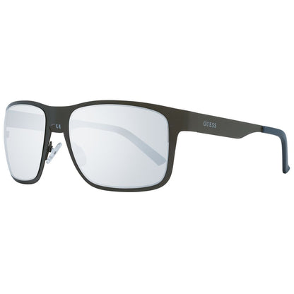 This Sunglasses by Guess for men in gray presents a sumptuous silhouette, showcasing a sumptuous rectangle full-rim frame design in gray coloured frame and high-performance non-polarized category-3-dark-tint lens.