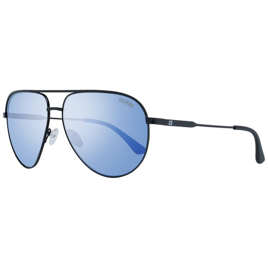 Sunglasses by Guess for men in black features an lustrous aviator full-rim frame design with black coloured frame detailing and mirrored category-3-dark-tint lens for a lustrous aesthetic.